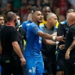 Các cầu thủ Marseille từ chối trở lại sân sau khi đụng độ với người hâm mộ Nice