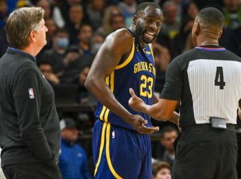Draymond Green Describes Late Technology as “Crazy”; Stephen Curry Picks One up in Support